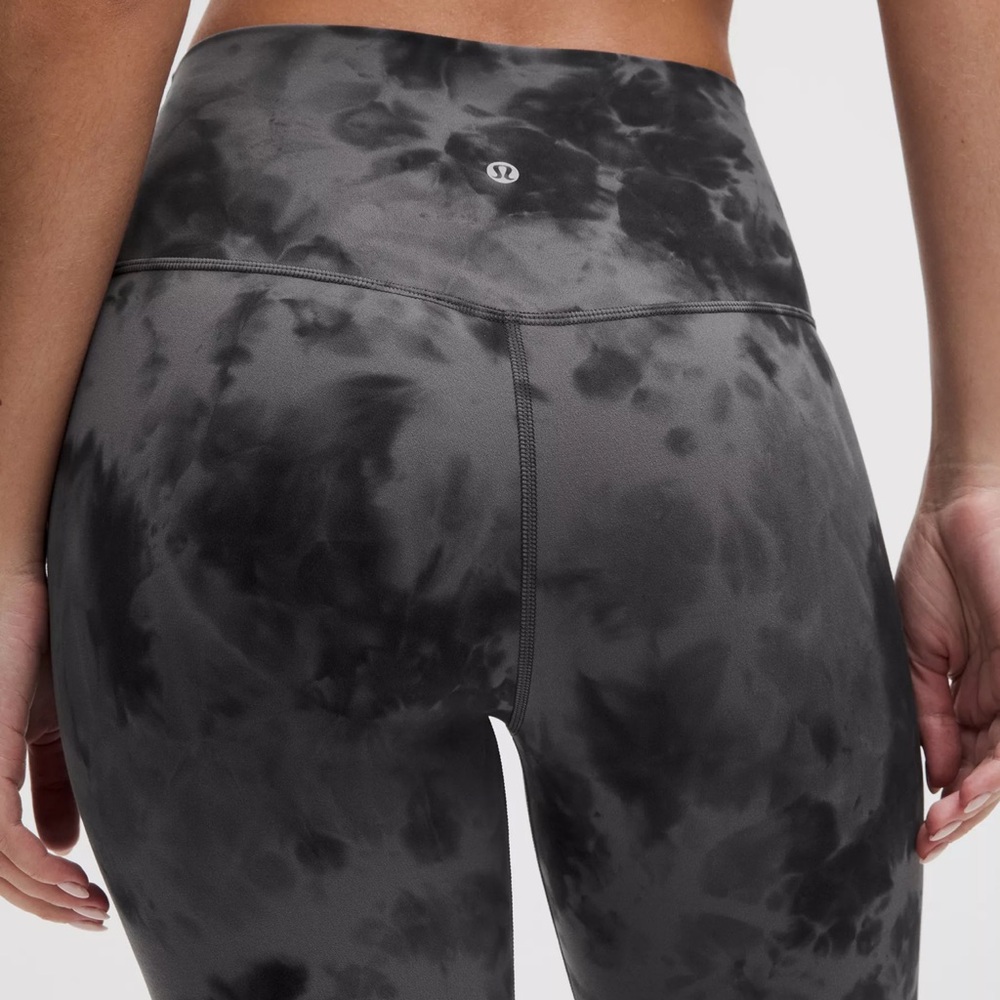 Lululemon Athletica Dark Blue Patterned Leggings - Picture 2 of 8